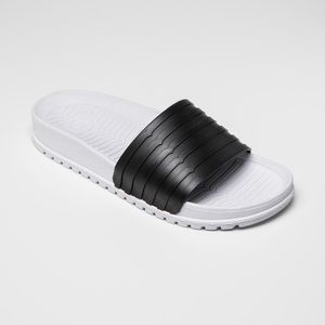 LAST CALL Hunter x Target slides size 7